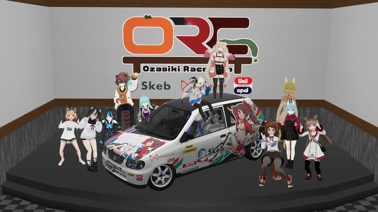 VRChatのワールドで、Skebアルトを囲むメンバーのアバターとORCのロゴ（2022年のチーム始動時）